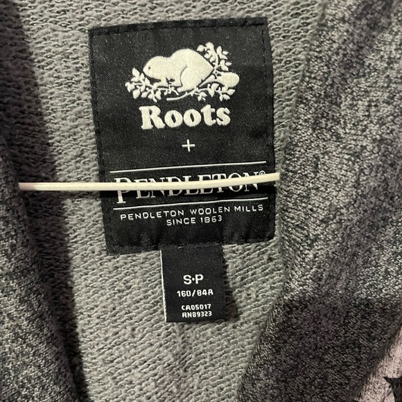 Roots + Pendleton Cardigan - Picture 3 of 4